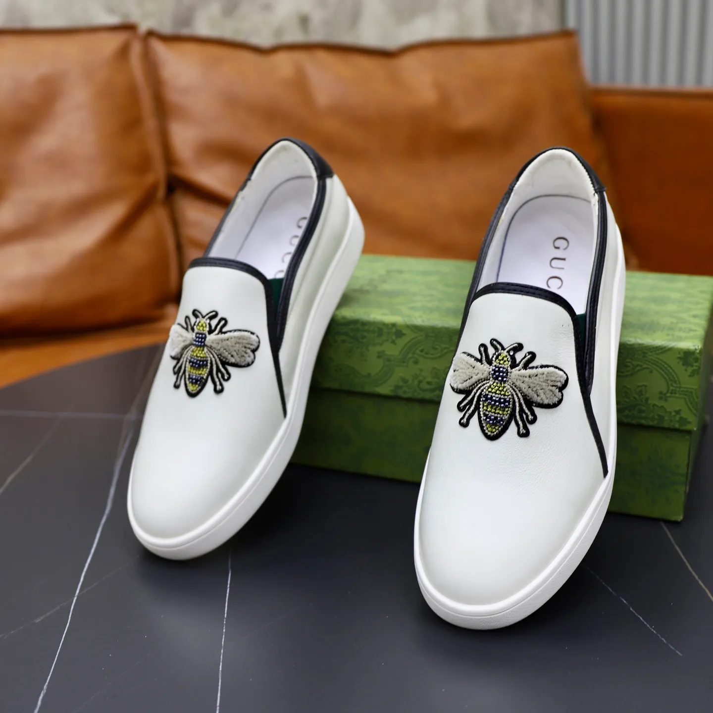 Ex-factory price: 440💰🙅‍♂️🙅‍♂️🙅‍♂️ Brand: Gucci GuCCI Standard code: 38-44 (45 customized) Grade: Same as the official website Material: Original leather splicing Comfortable and breathable pigskin lining Lightweight and wear-resistant sports outsole Style category: Men's fashionable casual shoes Running sneakers Distinguished luxury brand elements Top luxury Color: actual picture color